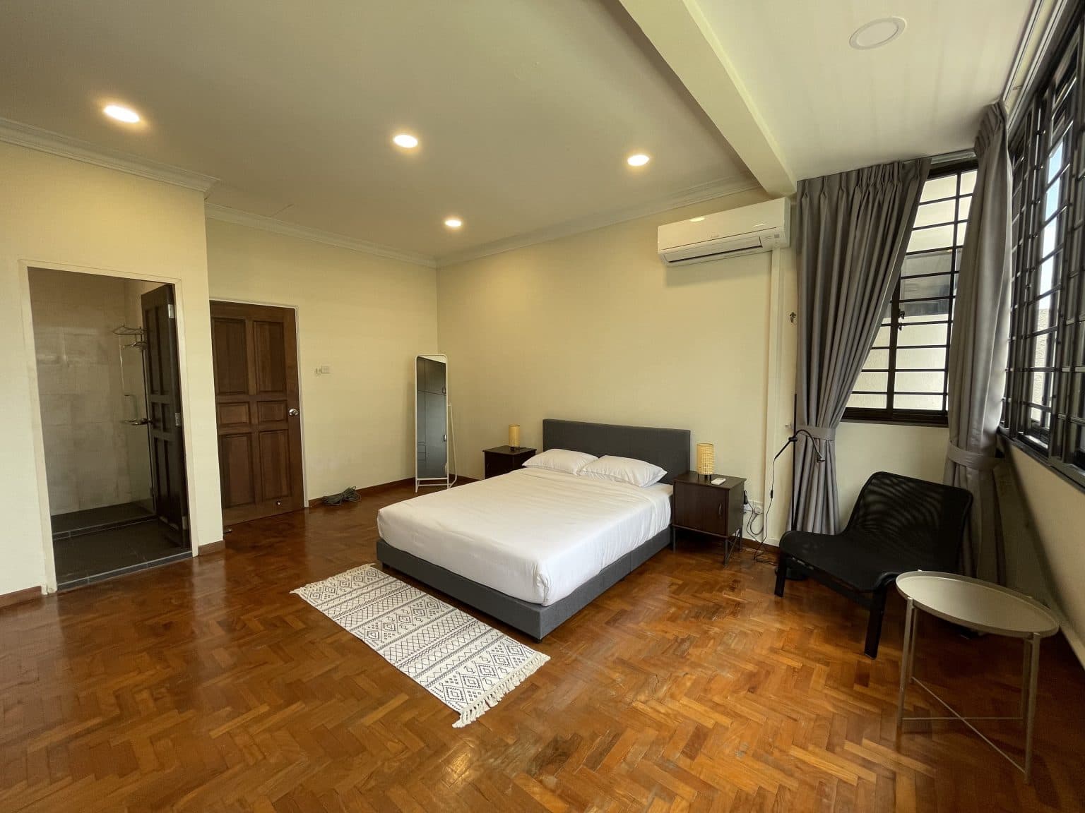 Ensuite at SIMON PLAZA in D19, Singapore - Photo 2