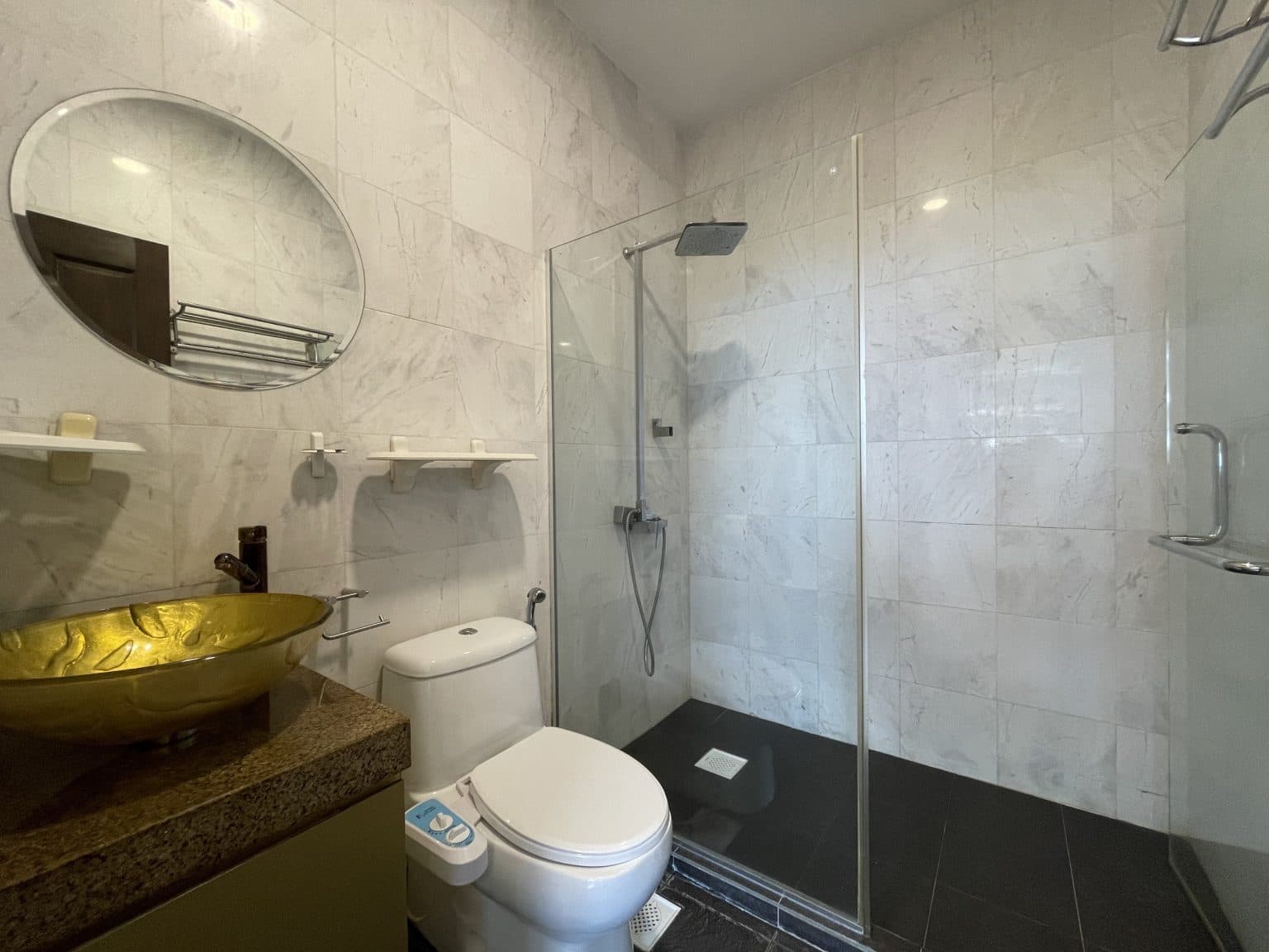 Ensuite at SIMON PLAZA in D19, Singapore - Photo 3