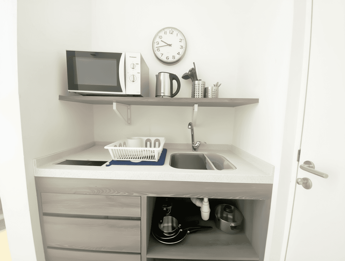 Studio at South Buona Vista Road in D05, Singapore - Photo 5