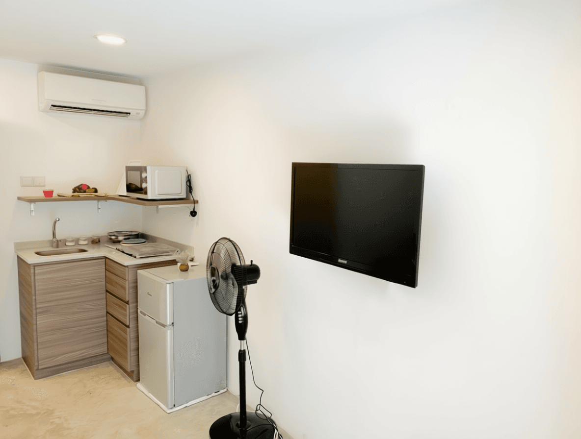 Studio at South Buona Vista Road in D05, Singapore - Photo 3