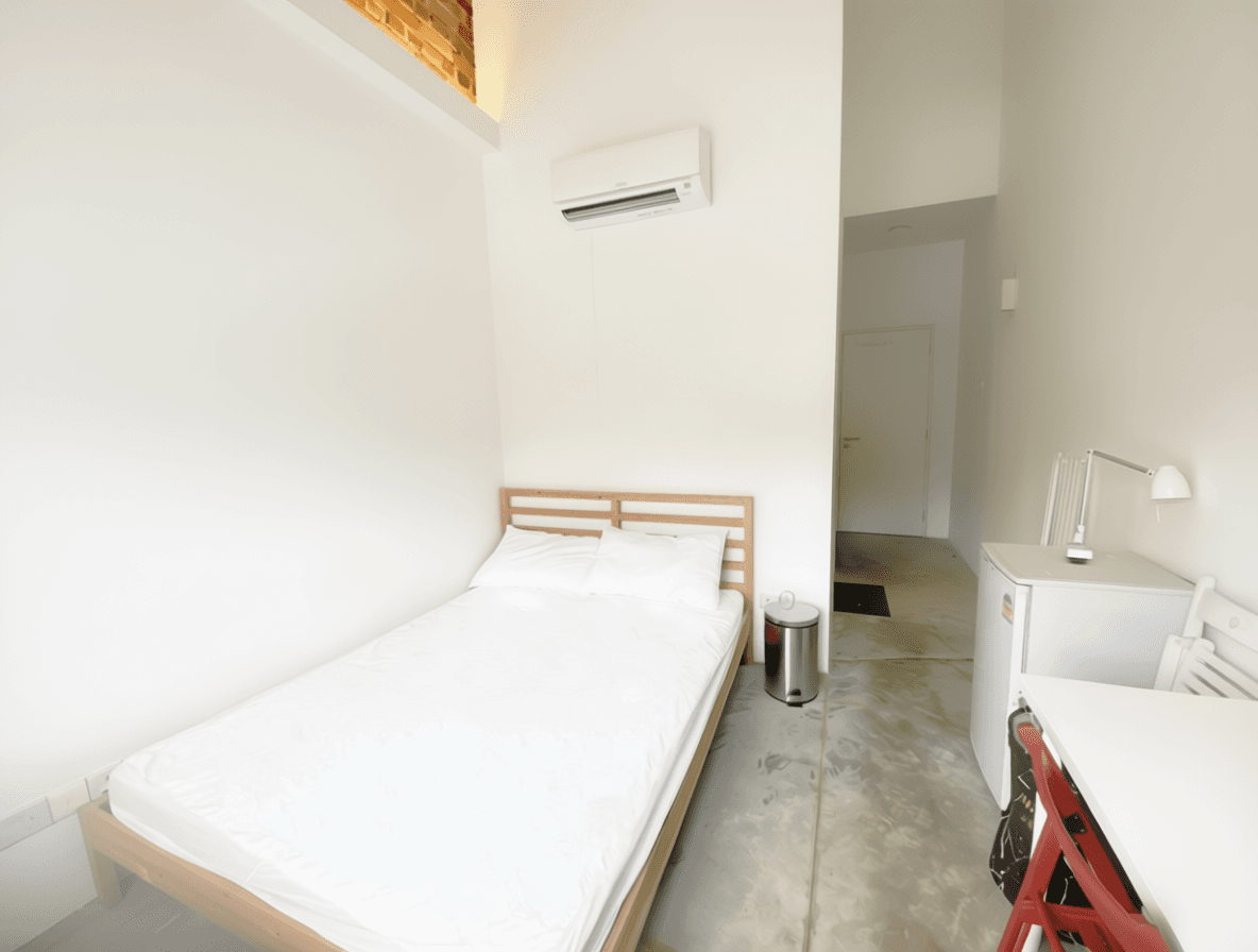 Studio at South Buona Vista Road in D05, Singapore - Photo 3