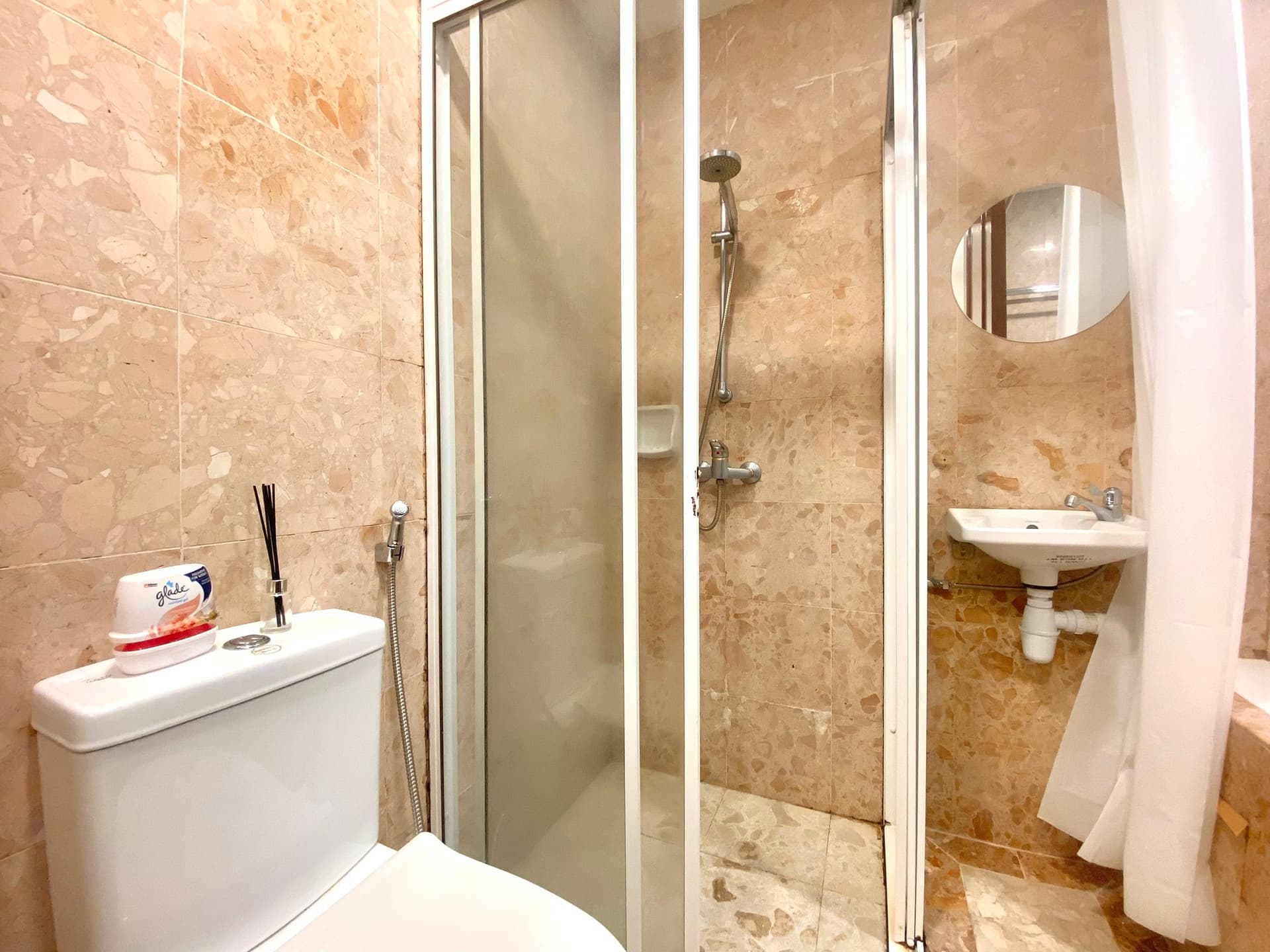 Ensuite at Sunrise Gardens in D28, Singapore - Photo 5