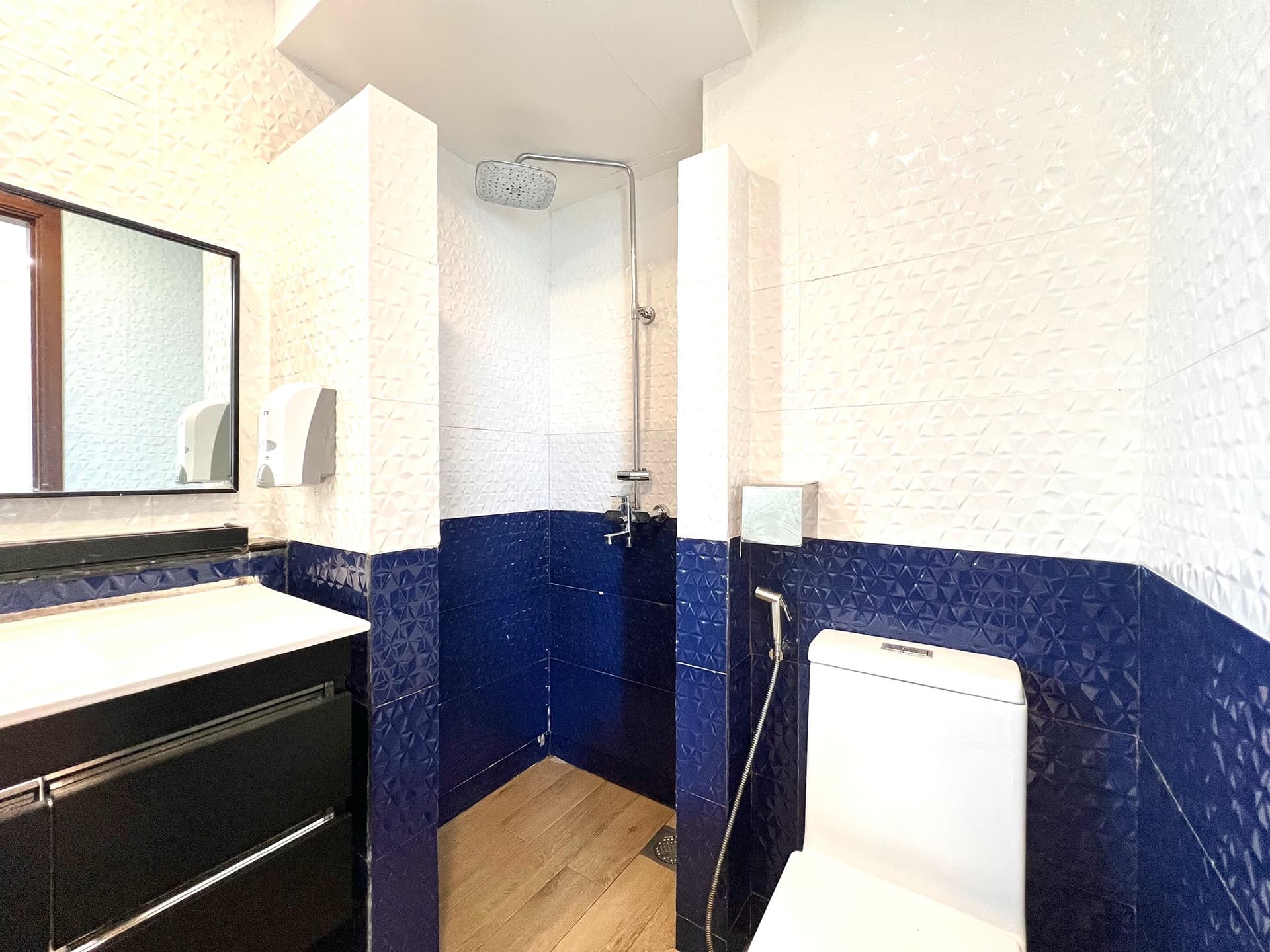 Ensuite at The Floravale in D22, Singapore - Photo 5