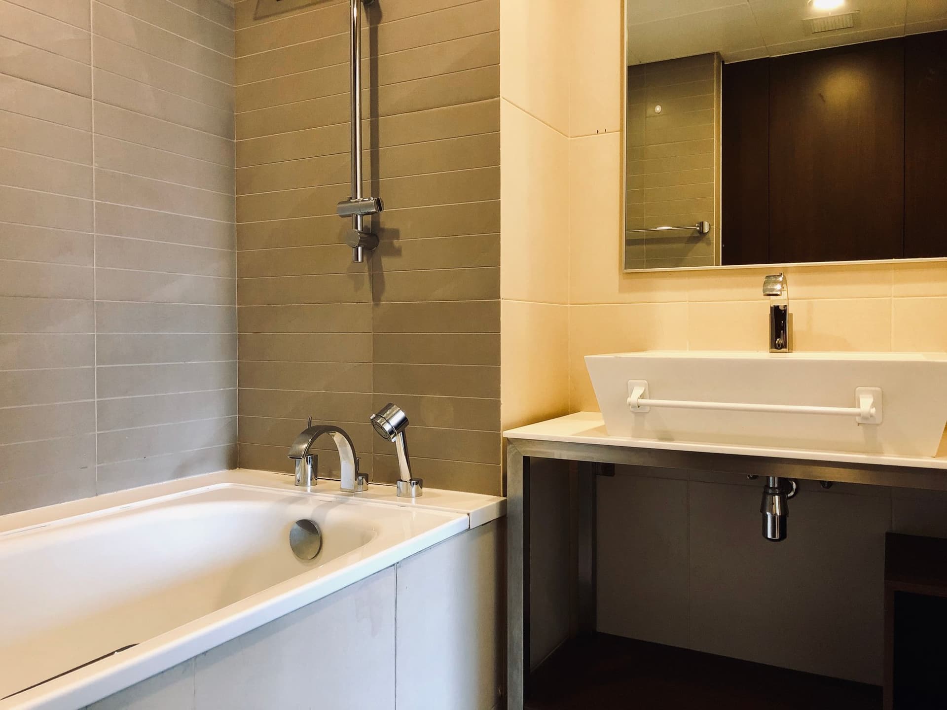 Ensuite at The Sail @ Marina Bay in D01, Singapore - Photo 2