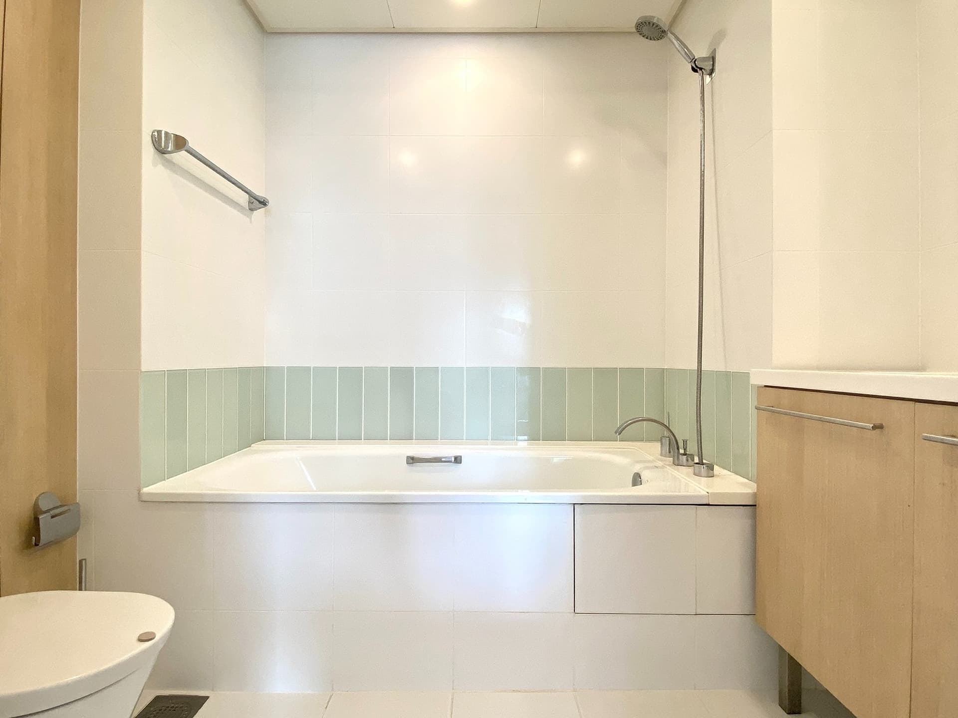 Ensuite at The Sail @ Marina Bay in D01, Singapore - Photo 4