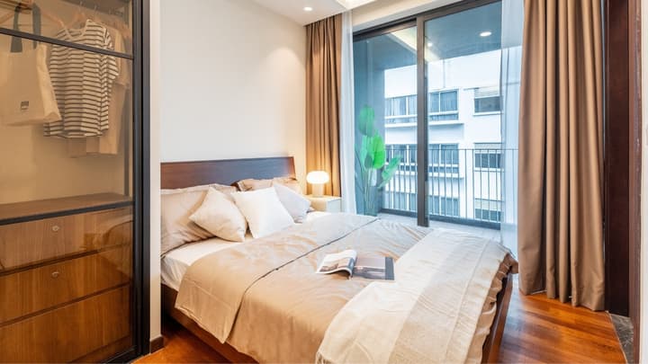 Urban Residence with Balcony at Weave Residences – East Coast