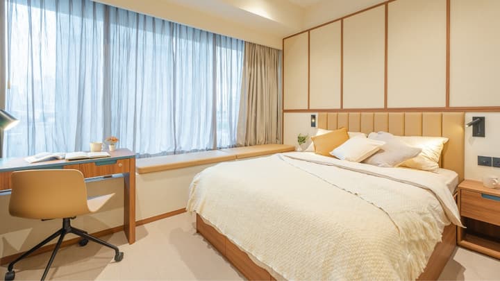 Junior Luxe Suite at Weave Suites – Hillside
