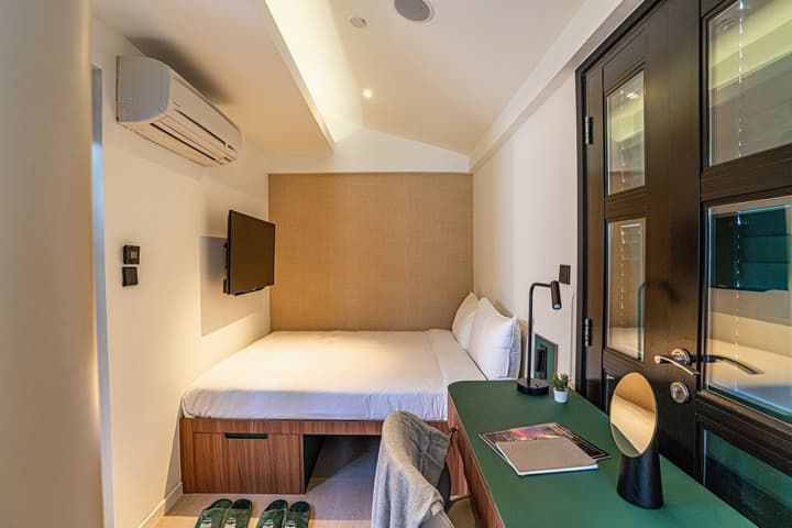 Ensuite at Weave Suites – Midtown in D7, Singapore - Photo 3