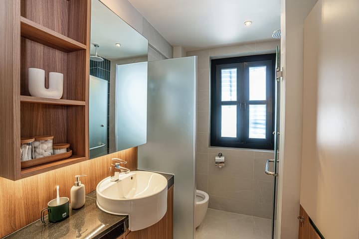 Ensuite at Weave Suites – Midtown in D7, Singapore - Photo 5